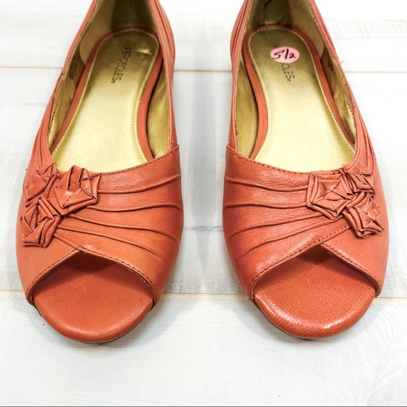 NEW Aerosoles Orange Leather Slip On Flats 5.5 - Picture 5 of 7